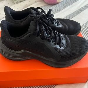 Women’s Nike downshifter in great condition